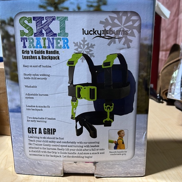 NIB Lucky Bums Ski Trainer Grip n Guide Handle, Leashes and Backpack Harness. - Picture 2 of 4